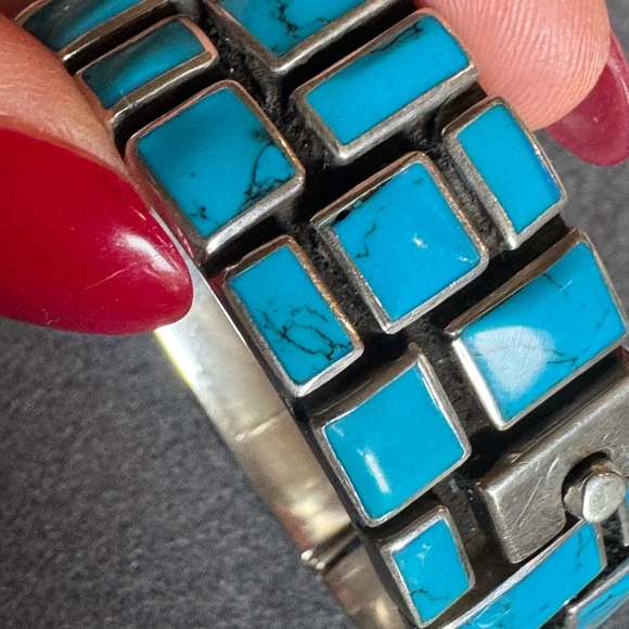 Vintage Sterling silver and turquoise hinged bracelet - Picture 10 of 15